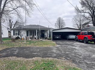 2606 Benton Rd, Mount Vernon, IL 62864