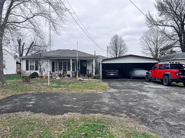 2606 Benton Rd, Mount Vernon, IL 62864