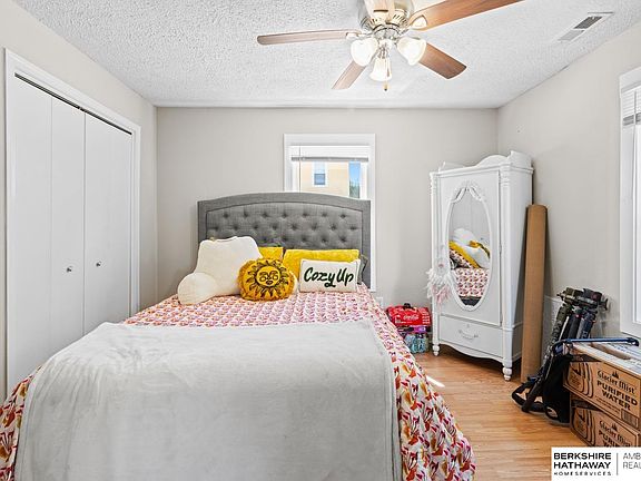5th image of 1507 Thayer St