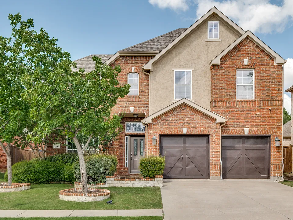 5996 Clearwater Dr