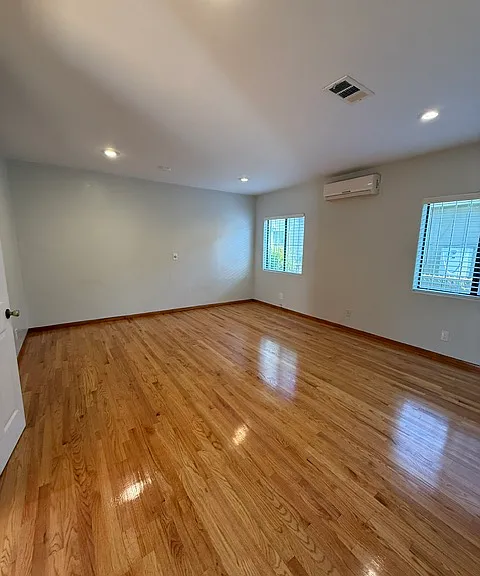 5607 N Earle St #R — Photo 10