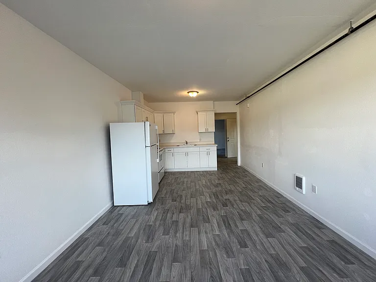 212 E Wishkah St #308 — Photo 4