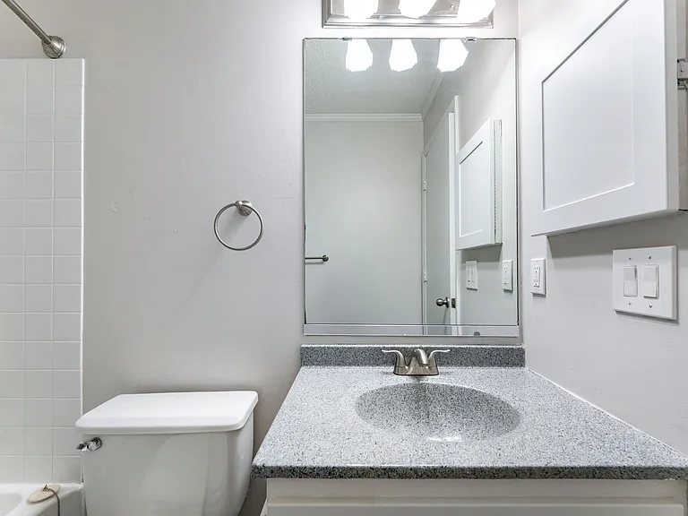 Corinth Place — Photo 39