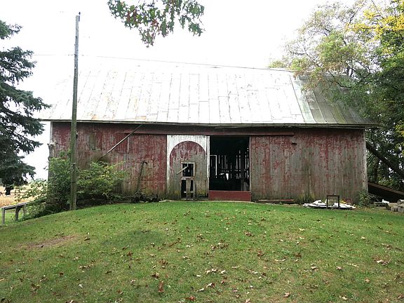 3rd image of 4900 E Kendaville Rd