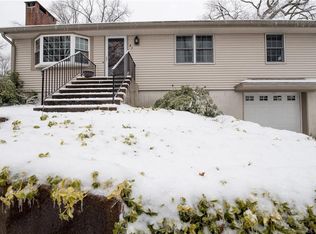 41 Sunnyslope Dr, Middletown, CT 06457