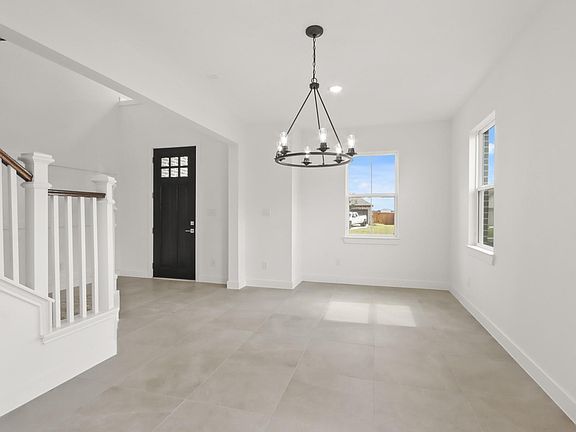 5th image of 2810 Clapbread Ln