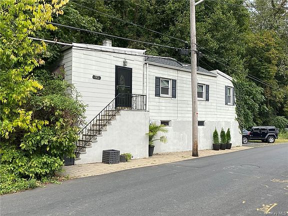 2nd image of 90 Piermont Ave