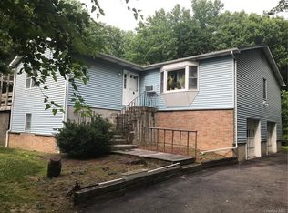 73 Cronks Rd, Wallkill, NY 12589