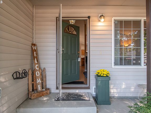 5th image of 2518 NE 80th St