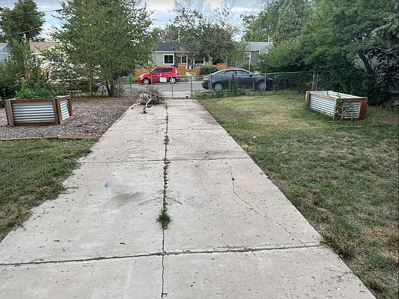 4th image of 810 N Lowell Blvd