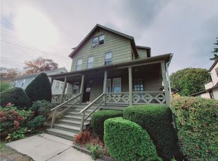 44 Sinawoy Rd #1L, Cos Cob, CT 06807