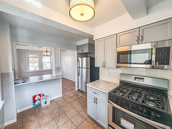 2nd image of 333 Virginia Ave #33