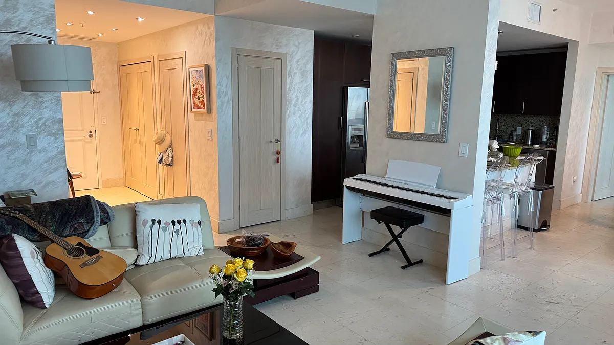 Photo 2 of 14 - 1945 S Ocean Dr #1812 - Hallandale Beach, FL Building Photo - 1945 S Ocean Dr #1812