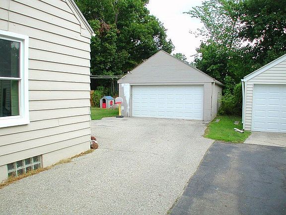 2nd image of 708 N Francis Ave