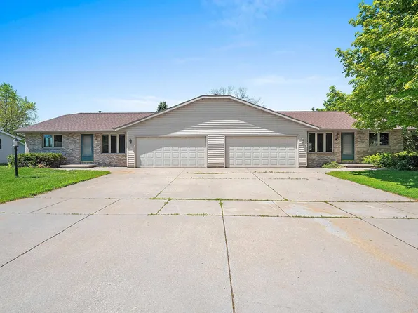350 Sharla St, Wrightstown, WI 54180