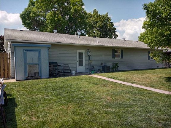 2nd image of 2811 W C St