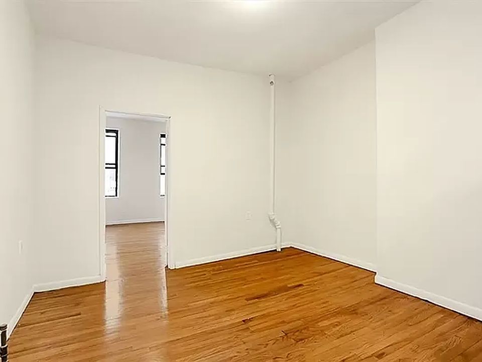 Building Photo 3