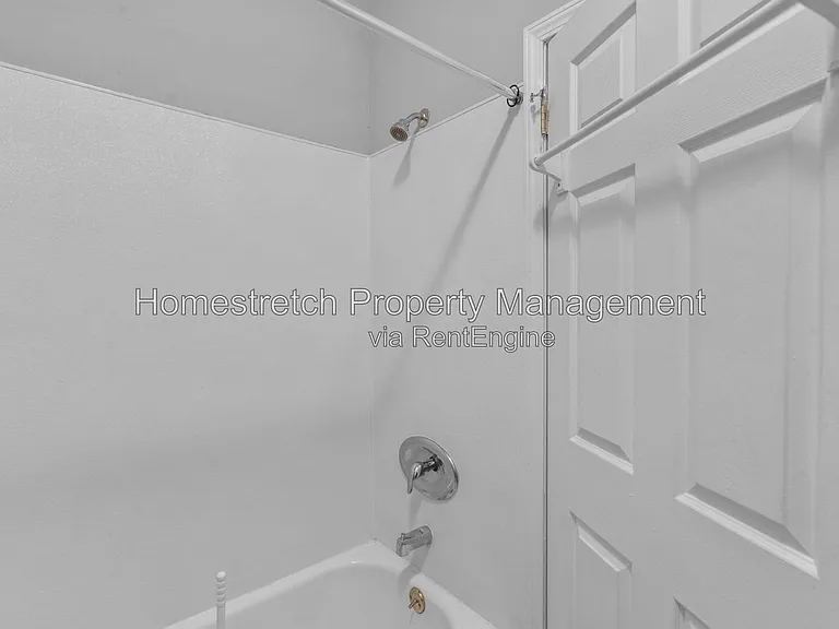 2732 Utah St #B — Photo 8