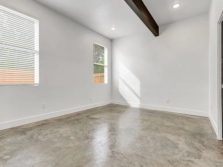 211 Lynn Dr — Photo 66