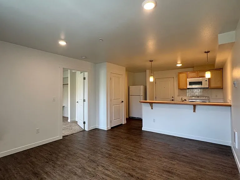 2249 N Airport Rd — Photo 35