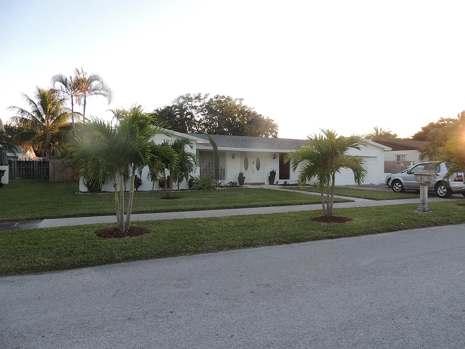8234 SW 197th Ter
