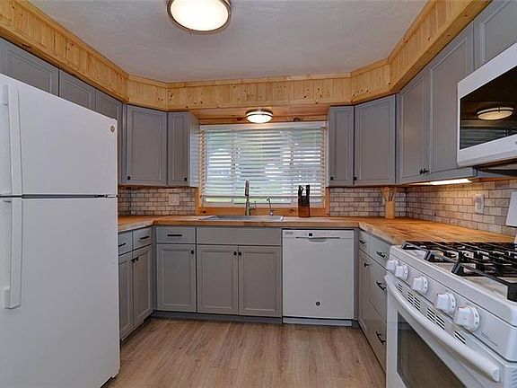 5th image of 1428 Fawcett Ave