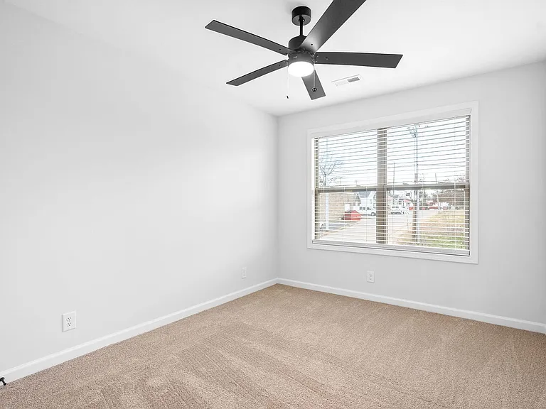 700 Crossland Ave — Photo 21