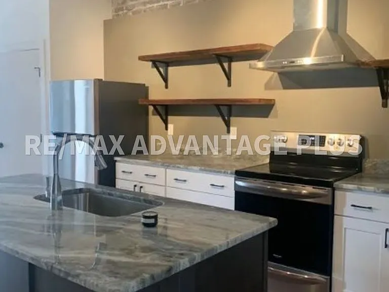 142 N Main St — Photo 10