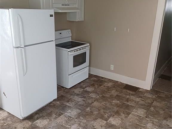 5th image of 1203 N Main St