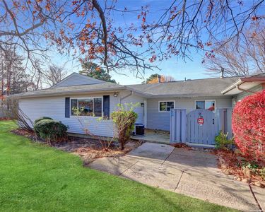 24 Feller Drive #24, Central Islip, NY, 11722