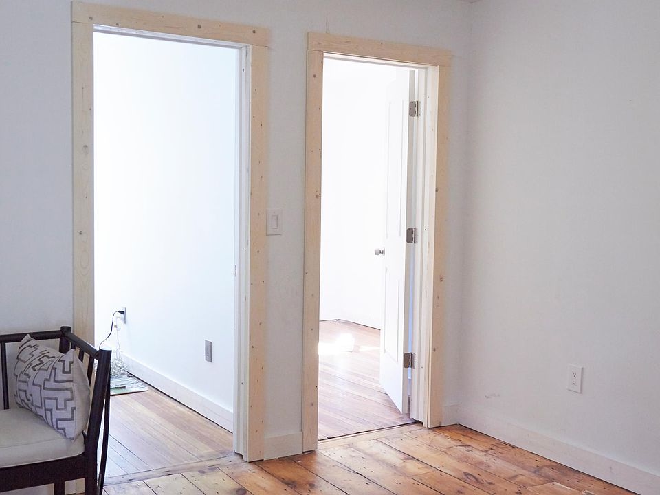 Entrance to the two of the bed to to out of the three bedrooms