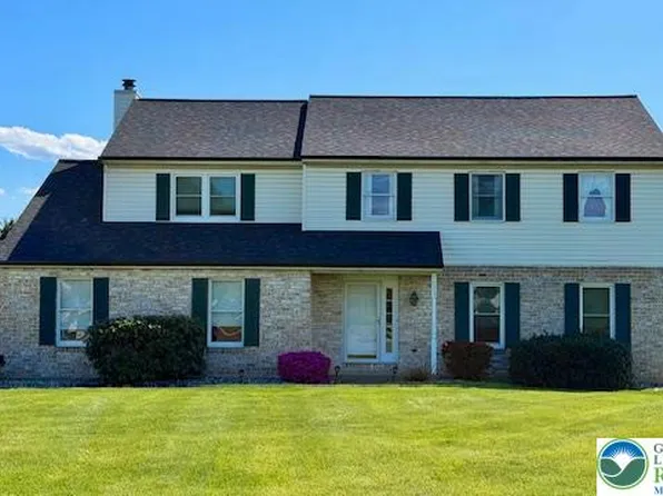 7033 Versailles Sq, Bethlehem, PA 18017