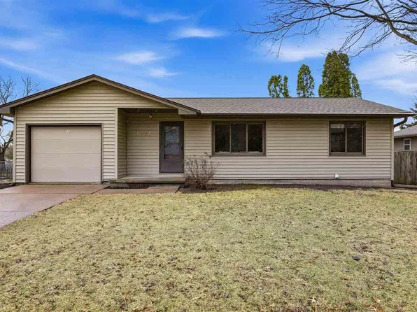 1721 Grantwood Dr, Iowa City, IA 52240