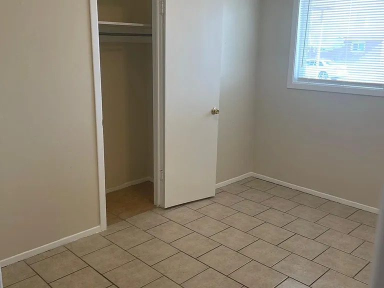 5712 Decatur Way — Photo 8