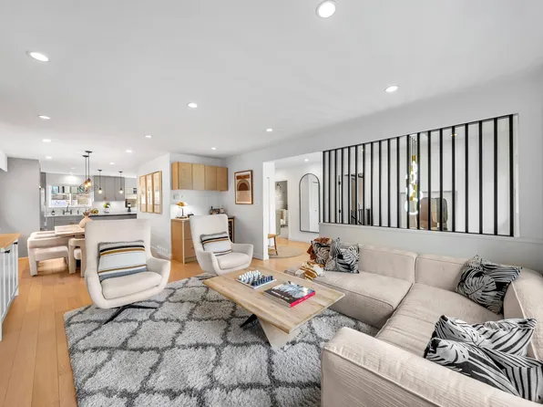 4921 Chester St, Vancouver, BC V5W 3A7