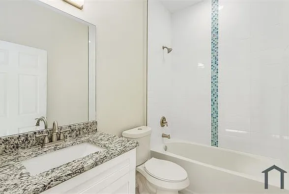 303 Homer Ave S — Photo 6