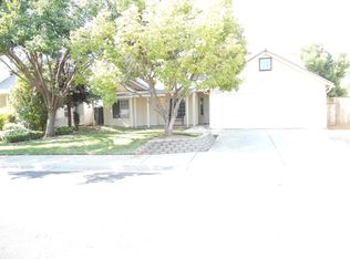 2151 Birch Ave, Clovis, CA 93611