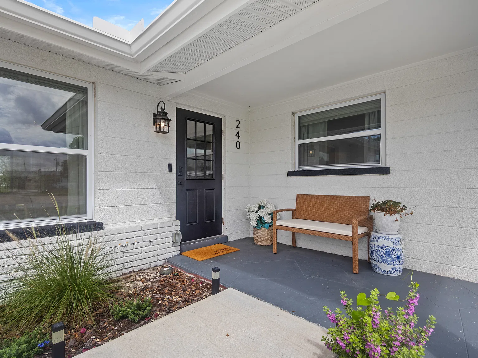 3 bed, 1327 sqft, $3,000 — Photo 2