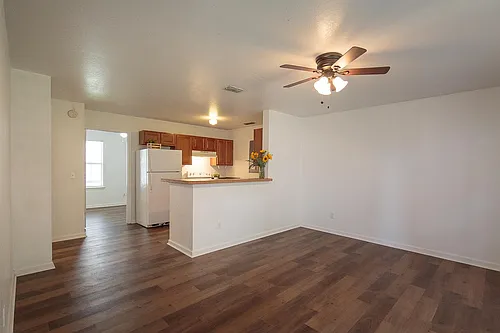 726 W Georgia St Photo 1