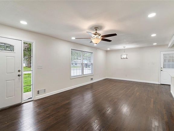 4th image of 6201 N Topping Ave