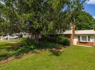 2255 Stonehaven Rd, Kernersville, NC 27284