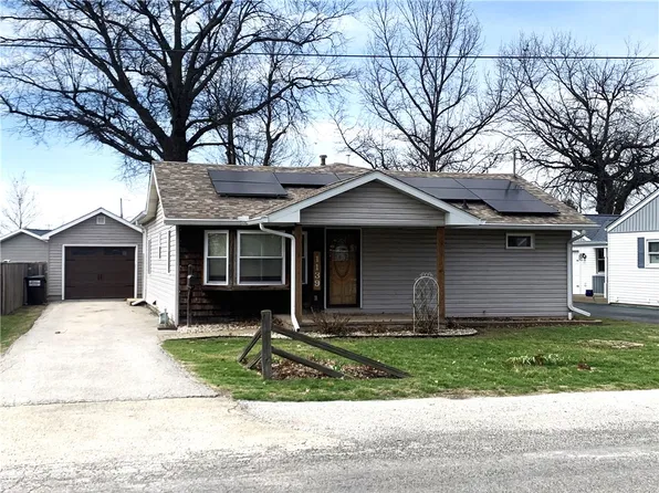 1139 N Lincoln Ave, Taylorville, IL 62568
