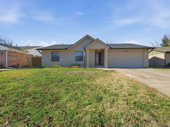 3304 S Ash Ct, Broken Arrow, OK 74012