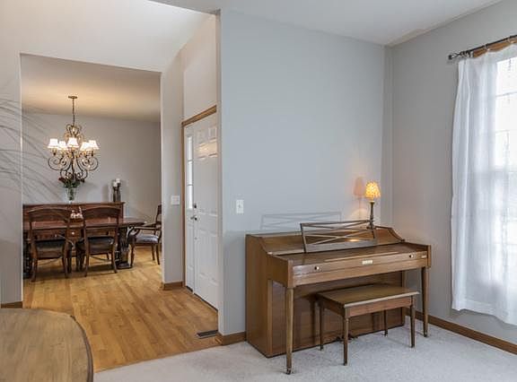 5th image of 177 Pleasant Dr