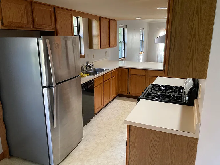 65 Coventry Ct — Photo 3