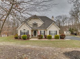 28 Manor Dr, Andover, NJ 07821