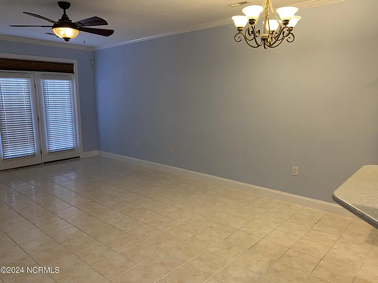 411 Avenshire Ct — Photo 13