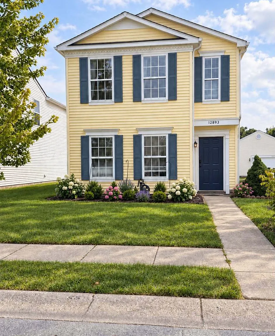3 bed, 2.5 bath, 1550 sqft, $2,200 — Photo 1
