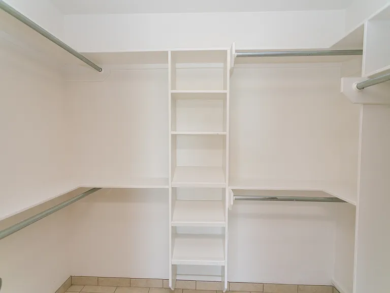 16160 Rolling Meadows Dr — Photo 7