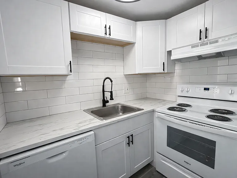 3523 S Cherokee St — Photo 22